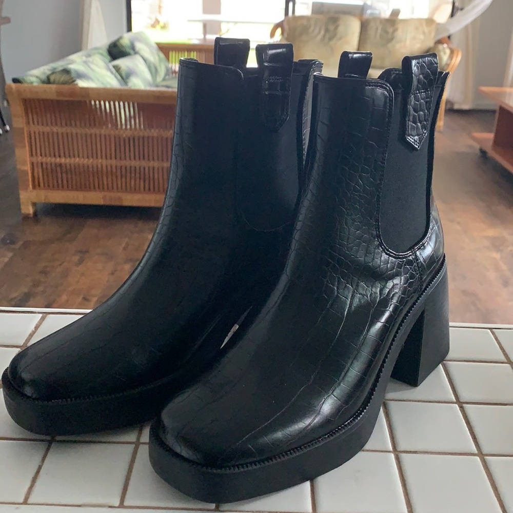 NASTY GAL BLACK BOOTS